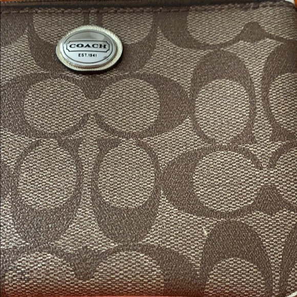 Coach wristlet in Signature Canvas with gold trim - Picture 8 of 8